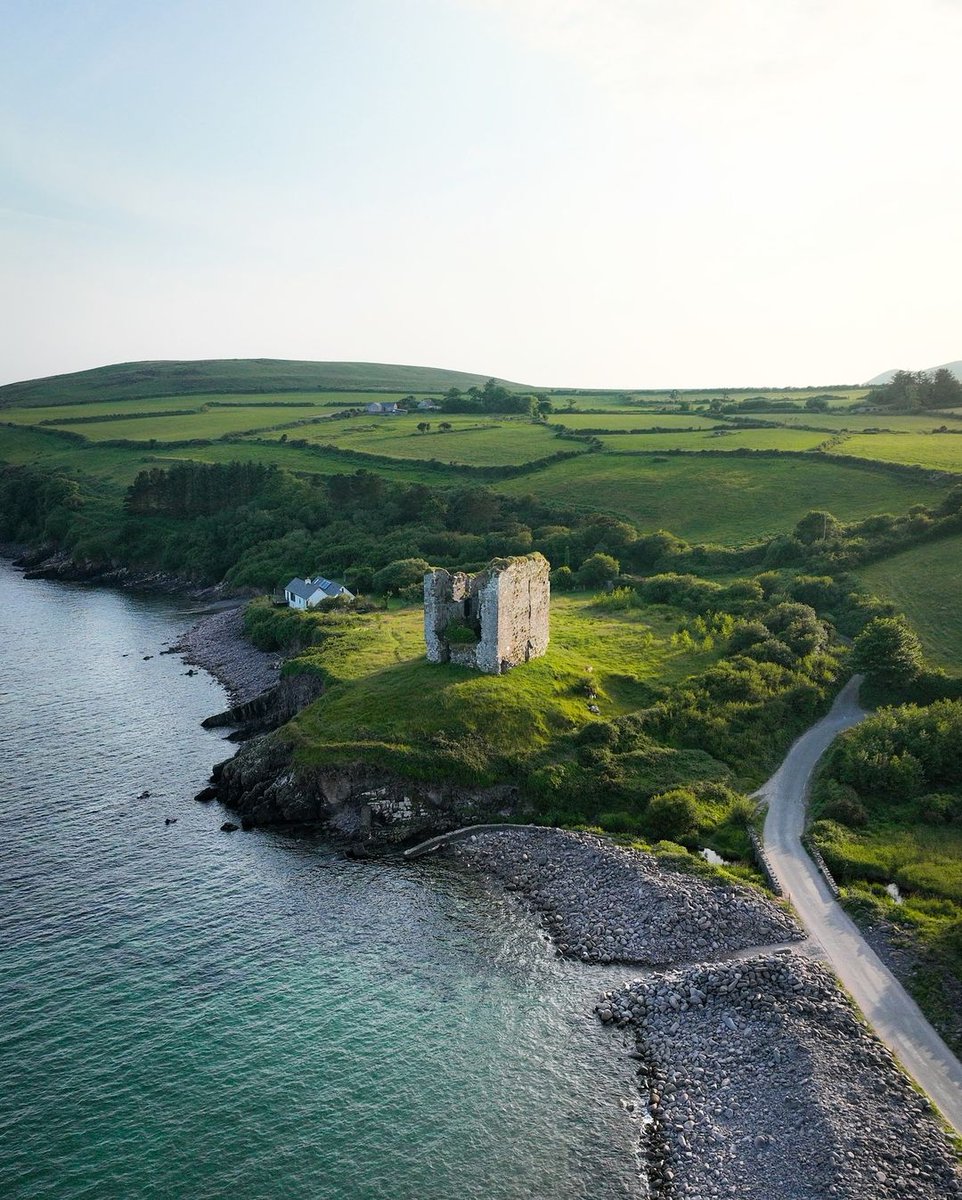 Green as far as the eye can see, gorgeous scenic views, clear blue water and a marvelous historic castle...what more could you need? 📍Minard Castle, County Kerry 📸 instagram.com/aidans_lens/ #FillYourHeartWithIreland
