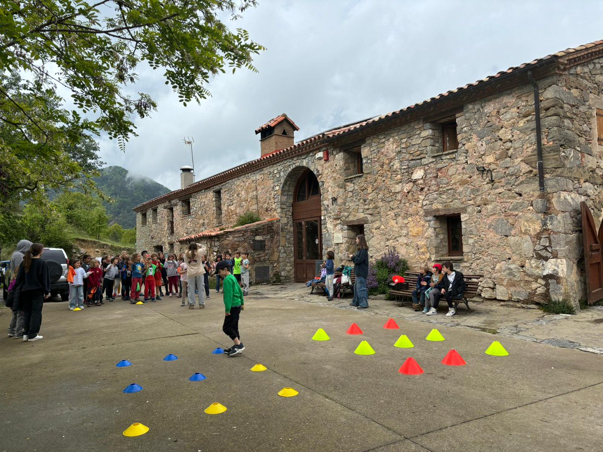 #DarrerDia de les #colònies de #2n a #MasCabàlies de
@FundesplaiCases. Celebrem les #OlimpíadesPageses i ens acomiadem dels meravellosos indrets naturals d’#Ogassa.