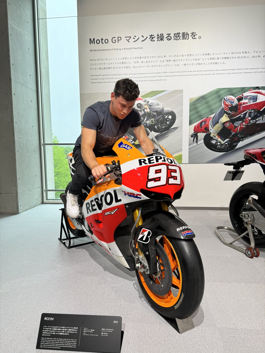 Today the team visited the Collection Hall at Motegi 🛞🏁

#RepsolHondaTeam #HondaRacingCorporation #ToniBou #GabriMarcelli