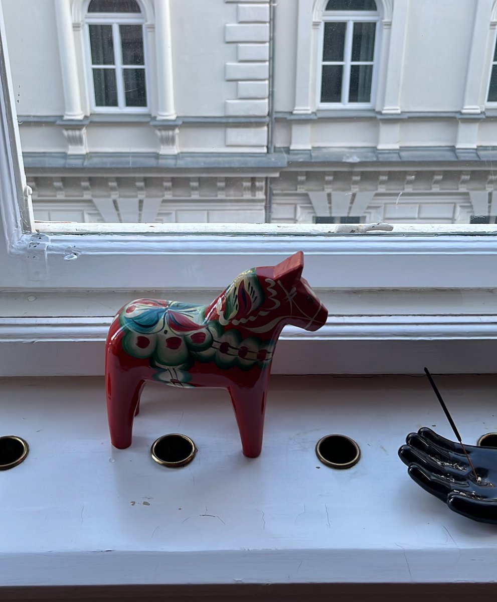 lately ive been SO obsessed with collecting pointless souvenirs like this wooden horse you can use to decorate window and stuff