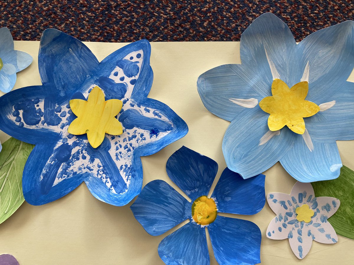 Lovely #ForgetMeNot artwork for #DementiaActionWeek at our last session at #beatricewebb <a href="/CaerphillyCBC/">CaerphillyCBC</a> Thank you so much for the beautiful flowers and card ✨🥰

 #artandcraft #healthcare #carehomesuk #havingfunwithart #CareHomeActivities #creativemojo