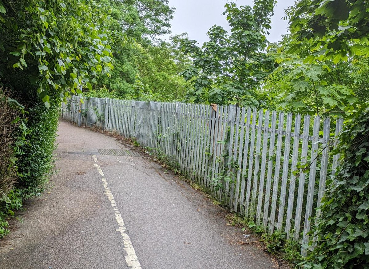 Patrols have taken place in the alleyway next to Abbey Road, following concerns of ASB reported by residents. This area will now become part of a multi-agency project to reduce the opportunities for crime and disorder and to make residents and commuters feel safer.