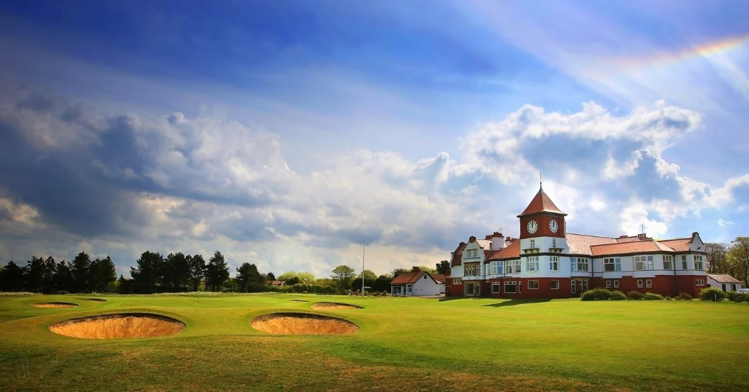 We’re back @FormbyGolfClub today for our annual Walton Centre Charity Golf Day! Thanks to our Patron @DFairclough12 for hosting and to the generous support of all our amazing players and sponsors. May the best team win!