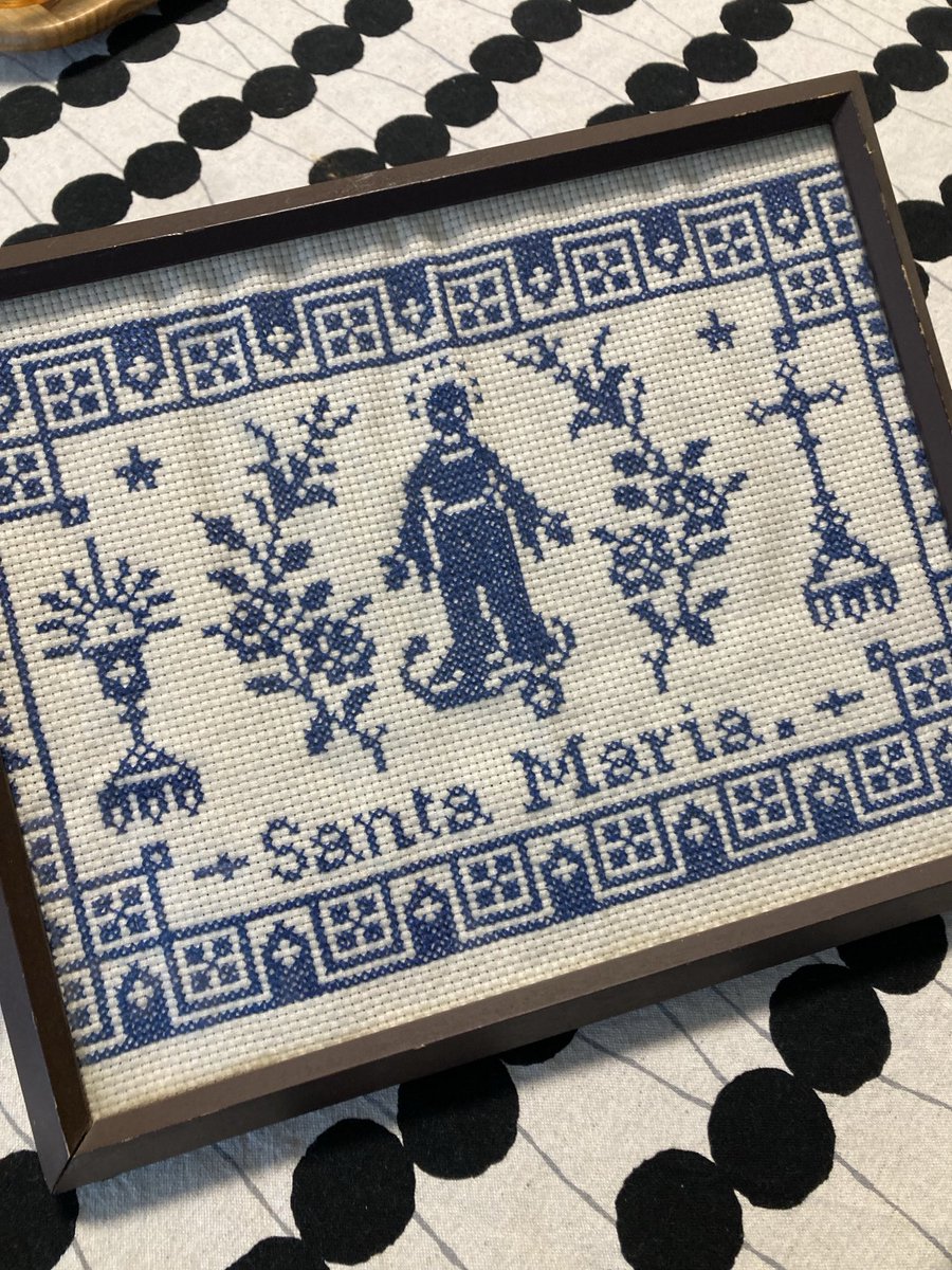 Neofactory320's tweet photo. 昔SAJOUの刺繍図案にハマってた！
掃除してたら出てきたよ😆
額に入れたので飾ろうと思います。 https://t.co/TKekHNmGND