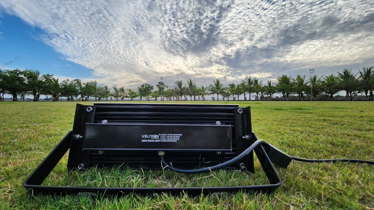 VeltroxL's tweet image. Stadium High Mast Pole &amp;amp; LED Stadium Light 🏟️

Contact Us For More Information :
 Veltrox Industries 
+ 91 7984 777 165 
 
#veltrox #ledlights #stadiumlight #highmastpole #highmastpolelight #stadiumpolelight #sharkmodellight #unbreakabledesign #india #madeinindia #indiaproducts