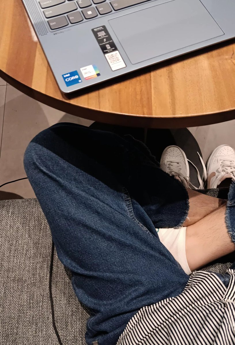 ngessay with this comfy 🥰💌
