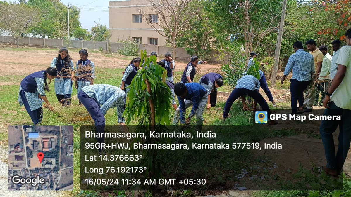 Government First Grade College, Bharamasagara NSS Unit organised Shramadana Activity in college campus. @YASMinistry @_NSSIndia @Anurag_Office @ianuragthakur @dcarthigueane