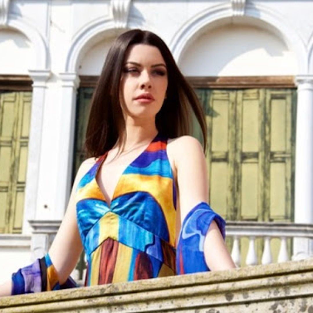 Fashion that tells a story - that's what you'll find with Rdress. Their designs are inspired by art and each piece has a unique story to tell. #FashionStories #ArtisticInspiration #Rdress inveiglemagazine.com/2020/06/rdress…