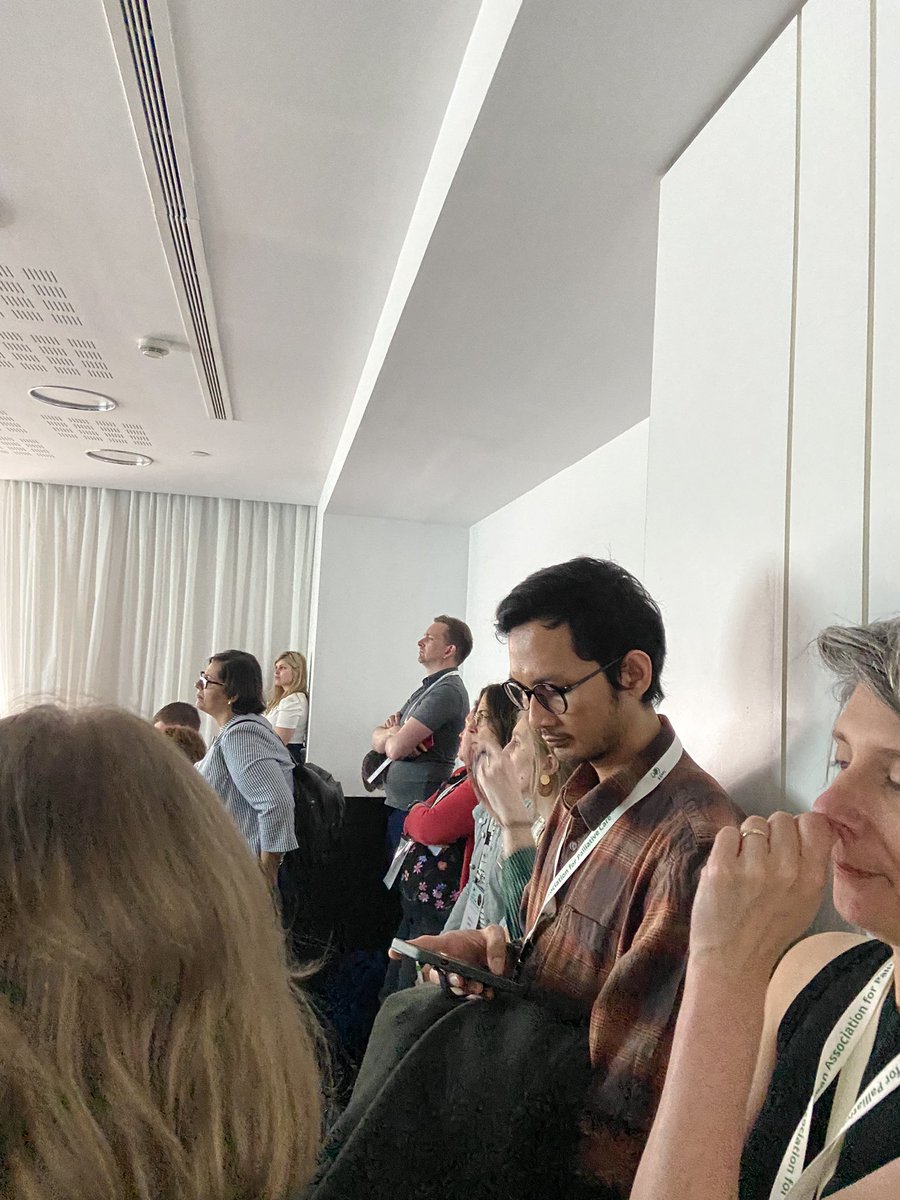 Mala Mann MCLIP (@sysreviews) on Twitter photo #EAPC2024 <a href="/EmilyHarrop10/">Emily Harrop</a> presenting first and it’s standing room only. <a href="/MCPCRCCardiff/">Marie Curie Research Centre, Cardiff</a> #EAPC2024 <a href="/EmilyHarrop10/">Emily Harrop</a> presenting first and it’s standing room only. <a href="/MCPCRCCardiff/">Marie Curie Research Centre, Cardiff</a>