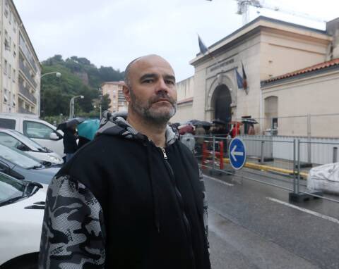 'Des incidents sur les transferts, on en rencontre tous les jours': à Nice, l'émoi et la solidarité d'un agent d’escorte pénitentiaire nicematin.com/faits-de-socie…