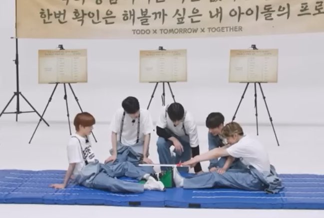 💛 taehyun, when i was doing my flexibility test at school, i thought of it as taehyun pulling me forward and i got a 28.6!! (= a very good score) 🐿️ oh note: for reference, it’s the flexibility test in image 2