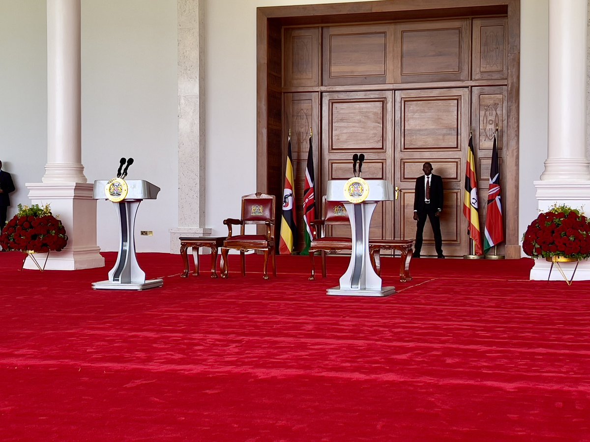 Happening soon: Presidents @WilliamsRuto & @KagutaMuseveni expected to witness the signing of Agreements/MoUs and then address the media. A communique will be shared later.