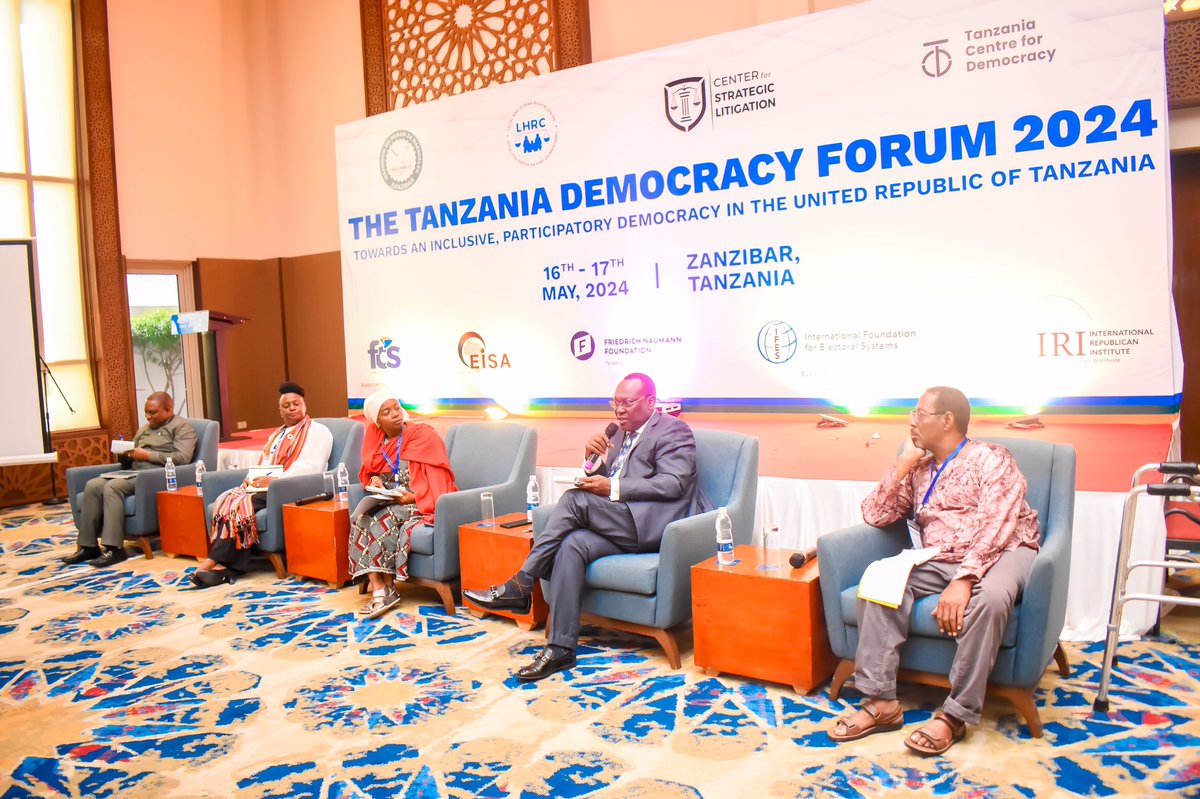 The Tanzania Democracy Forum #TDF2024 kicked off this morning with an insightful curtain raising session that took a deeper look into Tanzania’s journey towards democratic consolidation. 
#TDF2024
@Mwanahalisitz @FNF_Africa @humanrightstz