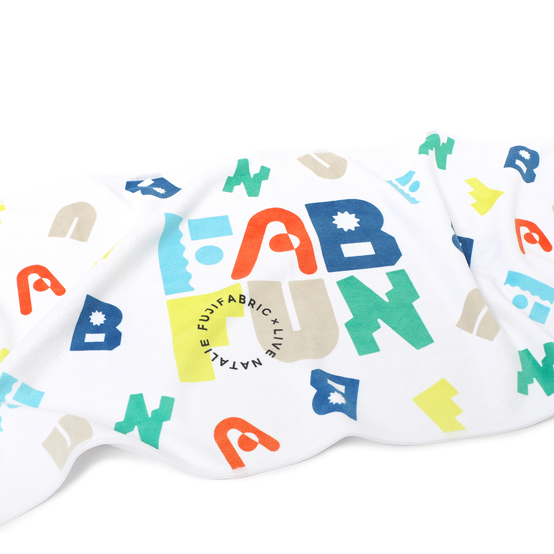 natalie_store's tweet photo. 【通販開始】
5月9日（木）に行われた「ライブナタリー“FAB FUN”〜フジファブリック × アイナ・ジ・エンド〜」グッズの通販がスタート！

数に限りがありますので、チェックはお早めに。

▼ラインナップはこちら
https://t.co/I3PMRgevOO

#フジファブリック #アイナ・ジ・エンド #FABFUN https://t.co/swDIp9cOvy