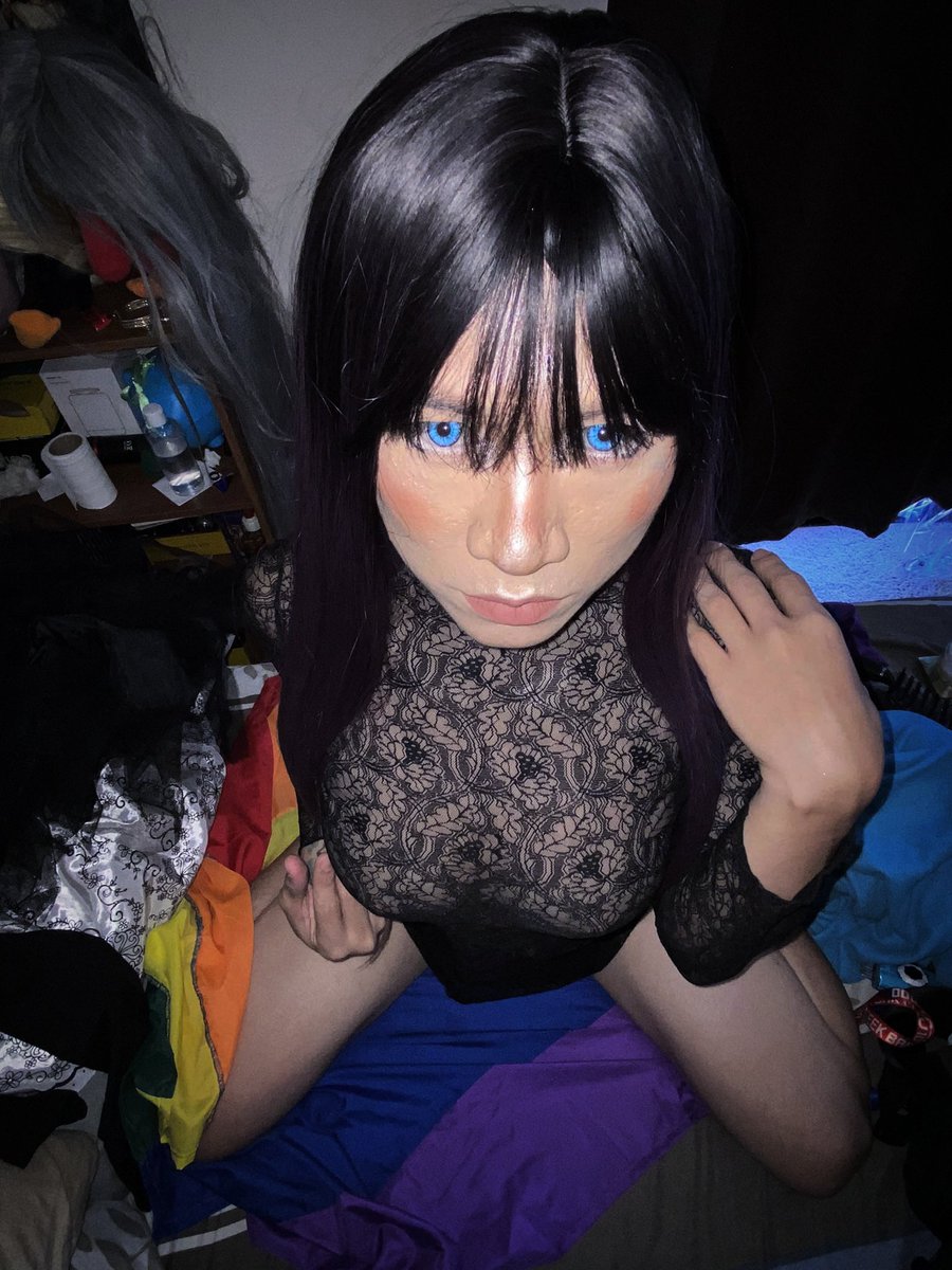 EimiGregorio's tweet photo. What's a better pose?
Suggest one please? https://t.co/tzACz8UBx1