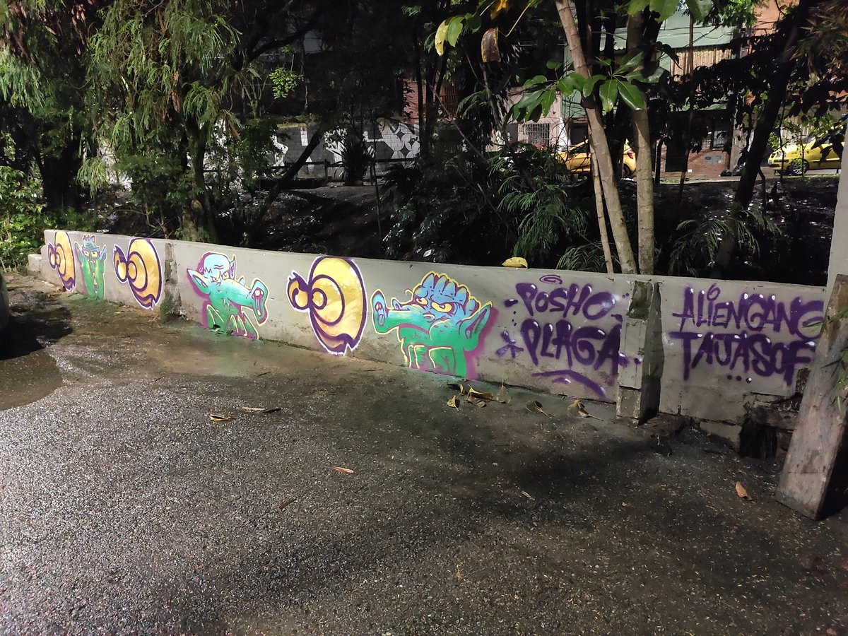tajasoft_'s tweet photo. GM mfers @laplagainvade #aliengang #sposho #lastnight #nftarti̇st #silbon #Medellín #APC #streetart #graffiti #grafire #NFT https://t.co/tObtcutFVV