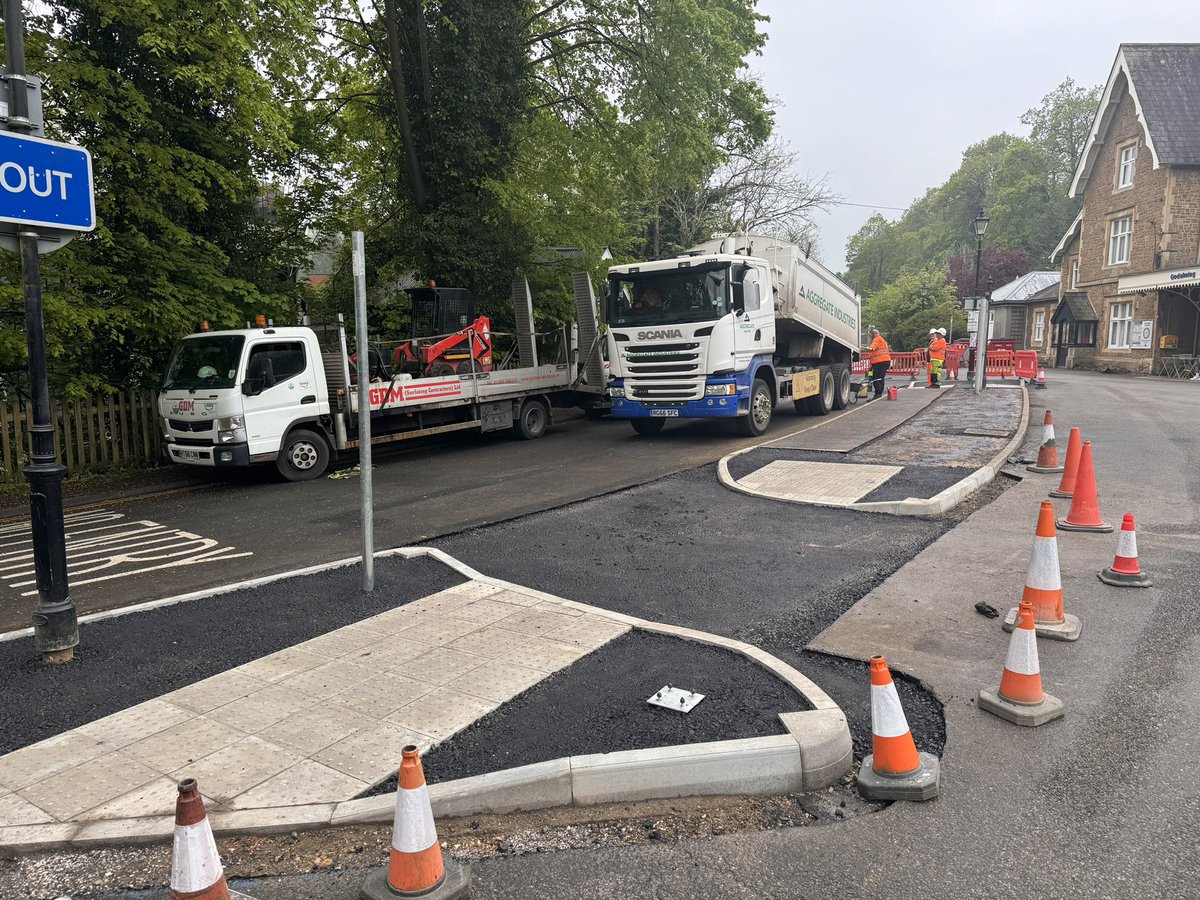 SWR/SCC HIGHWAYS WORK : TRAFFIC / TAXI RANK / PEDESTRIAN ACCESS ISSUES AT GODALMING STATION Over the past few weeks (as a frequently user of the station myself) I have had conversations with other passengers, the train station staff and the cafe about the works going on at the