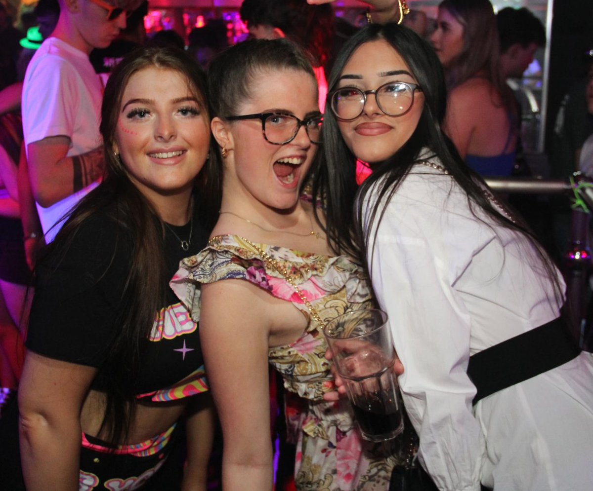 THURSDAY NIGHT... Open from 10pm! Power hour with 75p Drinks before 11pm then £1.50 drinks after 11pm! acapulcohalifax.com/ourlinks #ThursdayNight #ThirstyThursday #75pDrinks #Party #Acca #Acapulco #Halifax #Calderdale