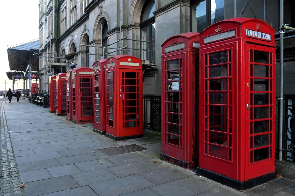 Officially the 'UKs Sexiest Phonebox' #Prestoninanimateobjects
