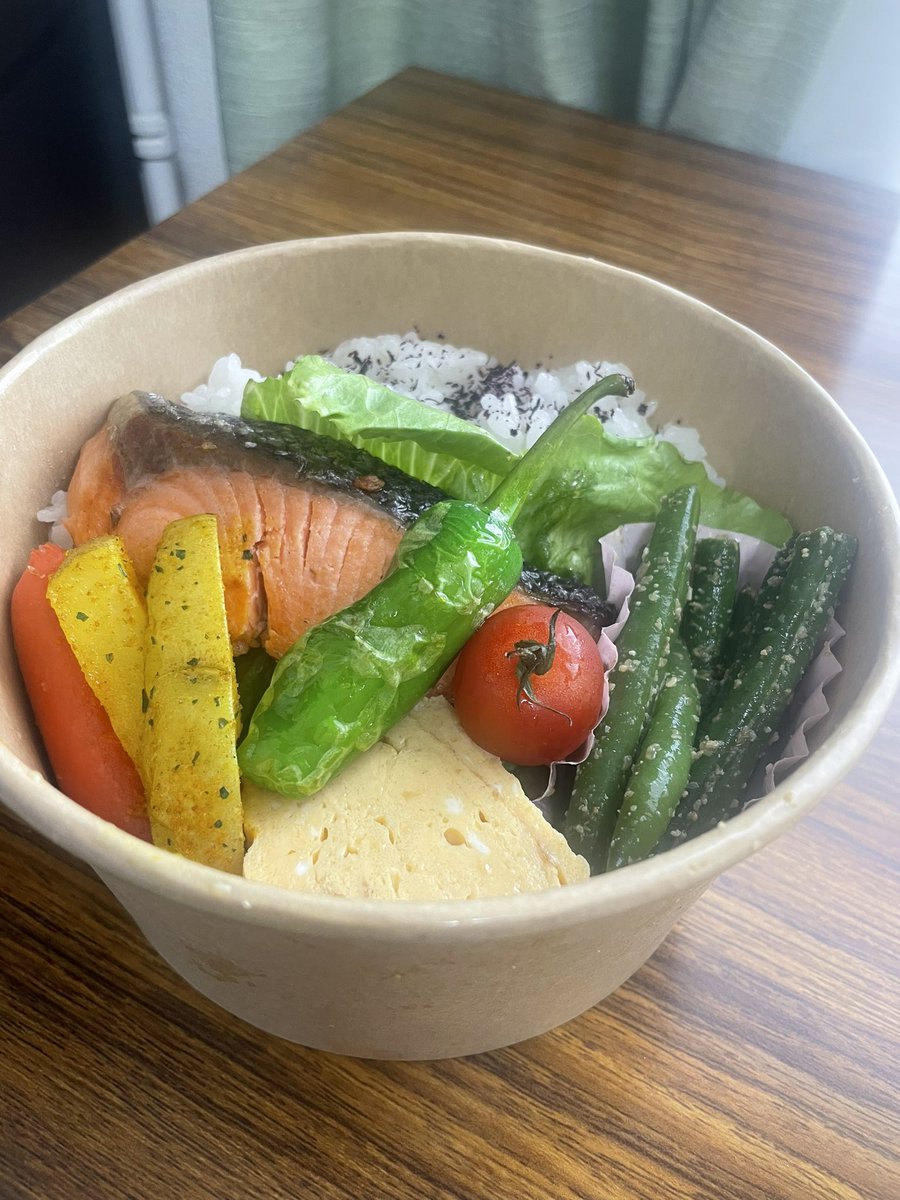 i_irushimu's tweet image. 今日はお弁当区役所販売♪

なんと！？今日は新弁当を追加で販売しました🍱
見事に12時過ぎには完売♪買いに来てくれたお客様ありがとうございました😊
来週も木曜に守山区役所でお弁当を販売していますのでお気軽にお立ち寄りください🤲※新弁当の写真です！
＃就労継続支援
＃守山区役所