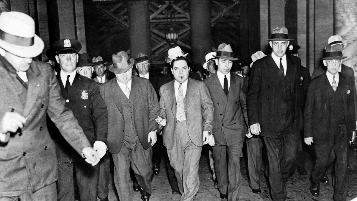 ohwhatatimepod's tweet photo. 📜 NEW EPISODE 👬👬
#45 Gangs
We’re discussing Gangs ie. mean ones not the Scouts (Chris) or the Boys Brigade (Elis). The razor gangs of Glasgow, the American mafia and going back in time to see what gangland was like in Medieval Britain.
➡️ LISTEN HERE: https://t.co/3Azj3kfruk https://t.co/noka2eWCjF