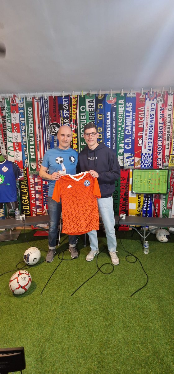 YA DISPONIBLE NUESTRO PROGRAMA Nº290

Con la visita de <a href="/zamorano_javi/">Javi Zamorano</a> y <a href="/Gasquito11/">Juan Gasque</a> del <a href="/FCVPAR/">FCVPAR</a>

MUCHÍSIMAS GRACIAS POR LA VISITA AMIGOS

<a href="/mvfincas/">mvfincas</a>
@puertaBisagra
@FutbolistasOn
<a href="/EspanaJako/">JAKO España</a>

🎬 youtube.com/live/TX7XFD5q3…

#Bat290
#LaCasaDelFútbolMadrileño
#ElFútbolQueNosGusta