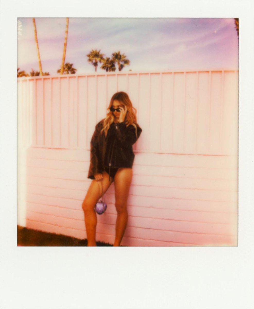 jimmychoo's tweet photo. Wish you were here - join campaign star @sydney_sweeney on a roadtrip to remember #bts

Summer 2024 #JimmyChoo
https://t.co/wSKvxcz9tk https://t.co/jwu5c7QAg4