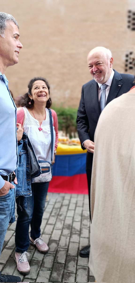 Catalunya i Colòmbia compartim un ecosistema emprenedor molt ric. A @la_UPC promovem l'intercanvi de docents, estudiantat i doctorands per generar oportunitats de futur X als dos països. Avui ho celebrem amb la com. colombiana, que la formen més de 500 persones. #UPCViuColombia