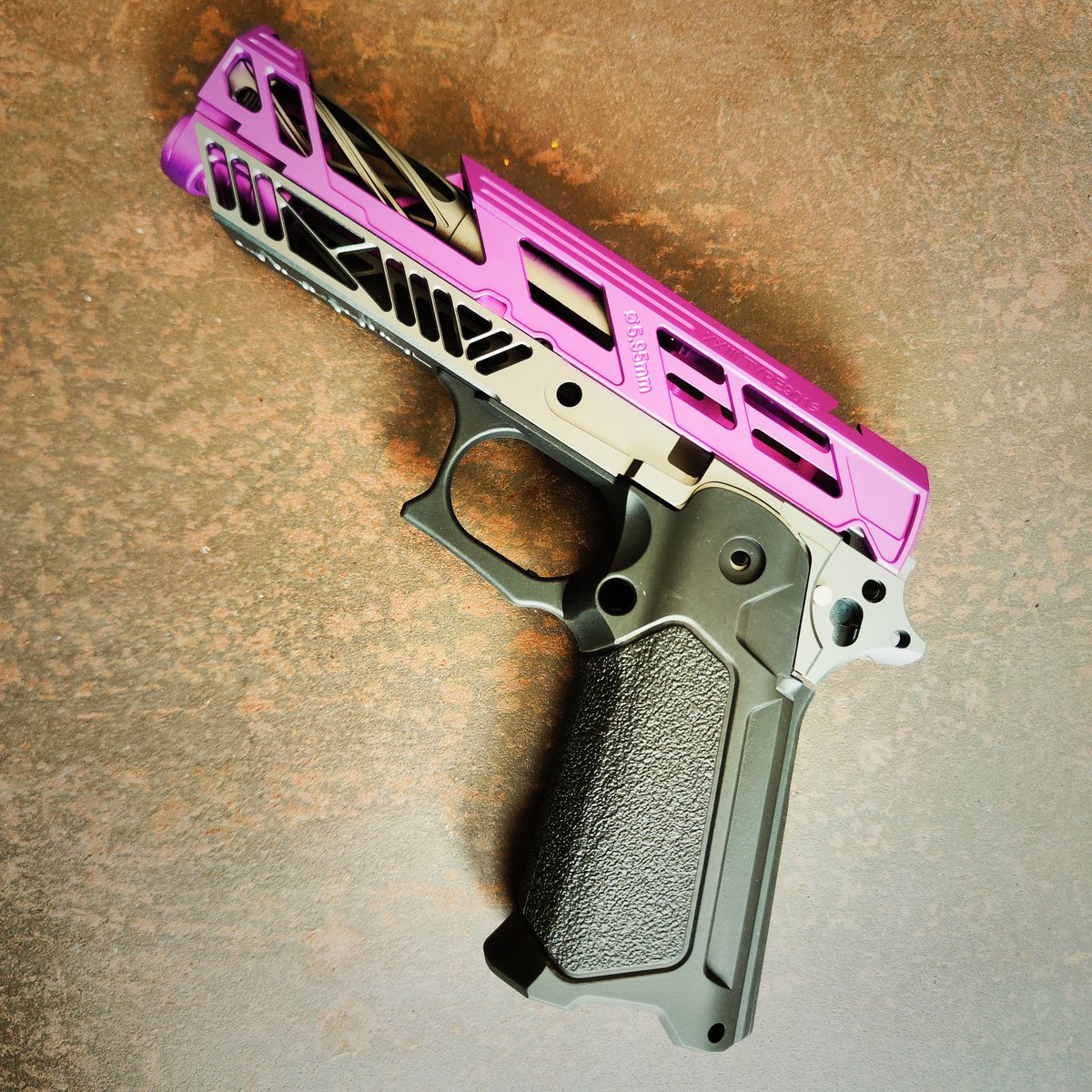 ehobbyasia's tweet photo. Dr. Black CNC Aluminum 4.3 inch Slide & Frame
.
#drblack #alide #frame #grip #nineball #airsoft #toy #ehobby #ehobbyasia https://t.co/Kw3WHu2qmv
