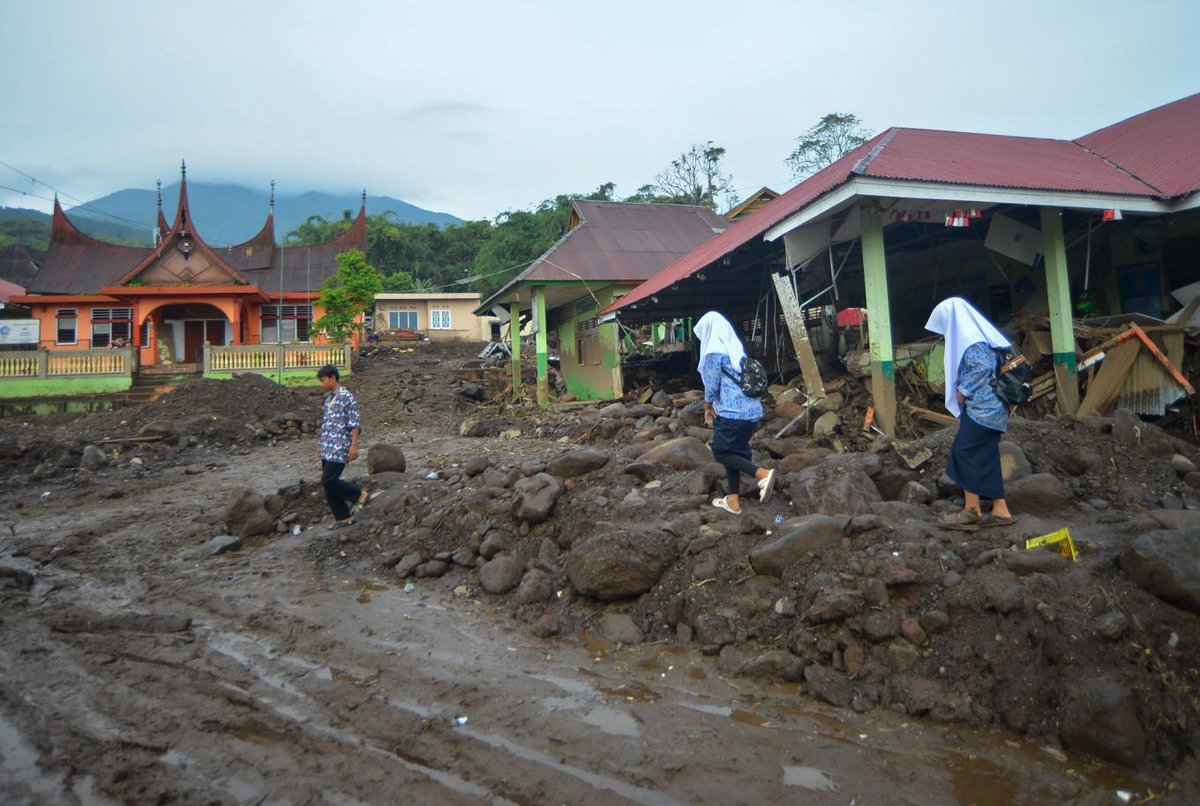 West Sumatra declares 14-day emergency following flood, lahars - Archipelago - The Jakarta Post #jakpost bit.ly/3wzkIjJ