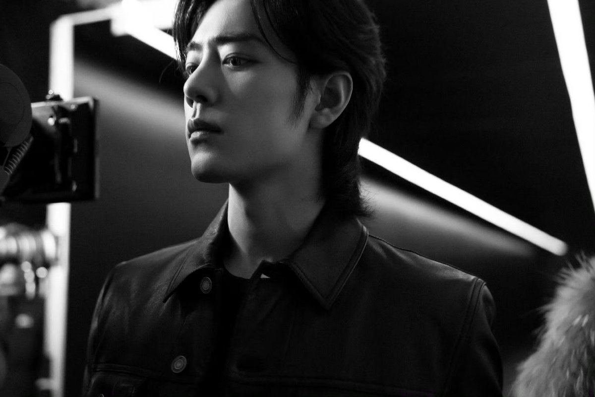 youkuthailand's tweet photo. ชุดดำสุดเท่ของ #เซียวจ้าน #XiaoZhan #肖战 มีใครโดนตกเหมือนกันบ้างน้า😍 #藏海传

#YOUKU #YOUKUThailand https://t.co/hEd42mh9We