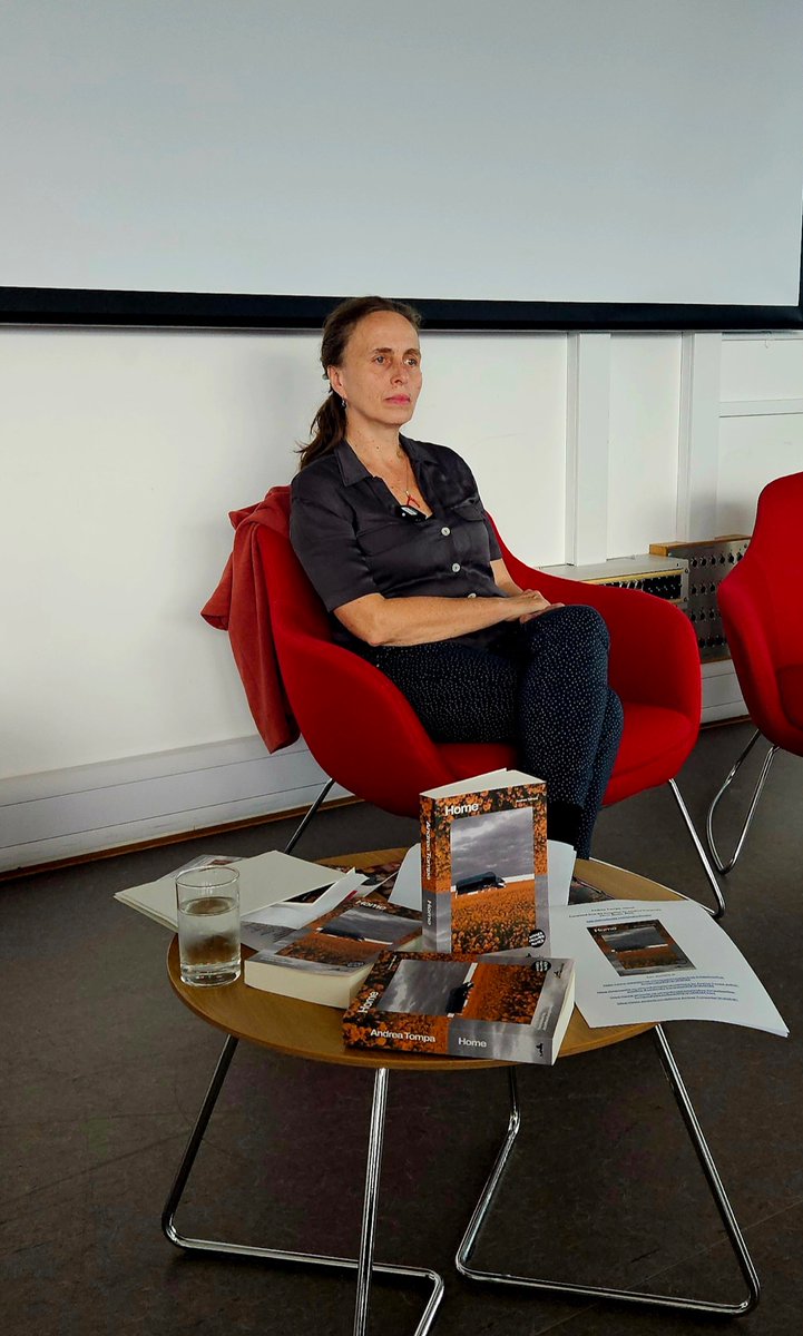 Istros Books tweet media