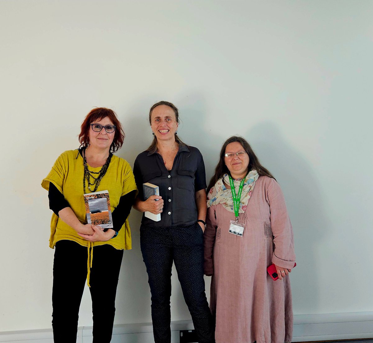 Istros Books tweet media