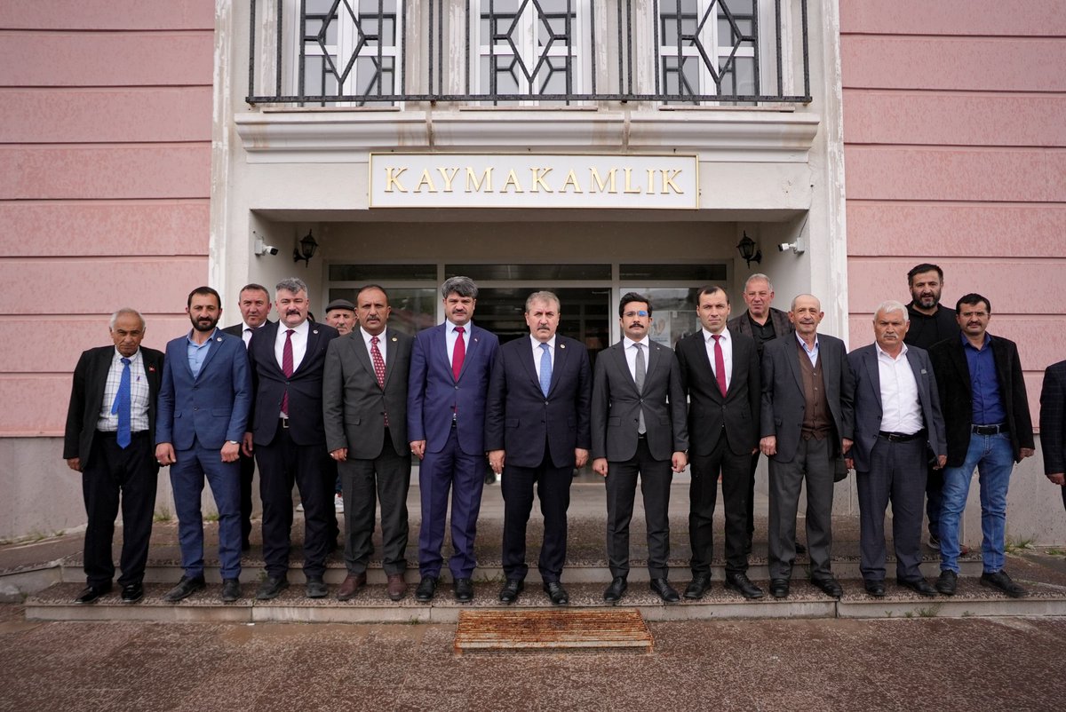 Genel Başkanımız Sayın Mustafa Destici, Refahiye Kaymakamı Halil İbrahim Köroğlu'nu makamında ziyaret etti.