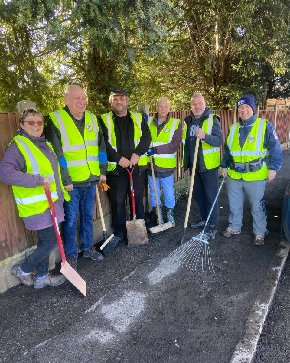 Member Pioneer Wendy-Anne Steer joined a community clean-up event organised by the Kirton Clean-up Group to meet people, tell them all about <a href="/coopuk/">Co-op</a> and engage with young people to learn more about their priorities 🙌