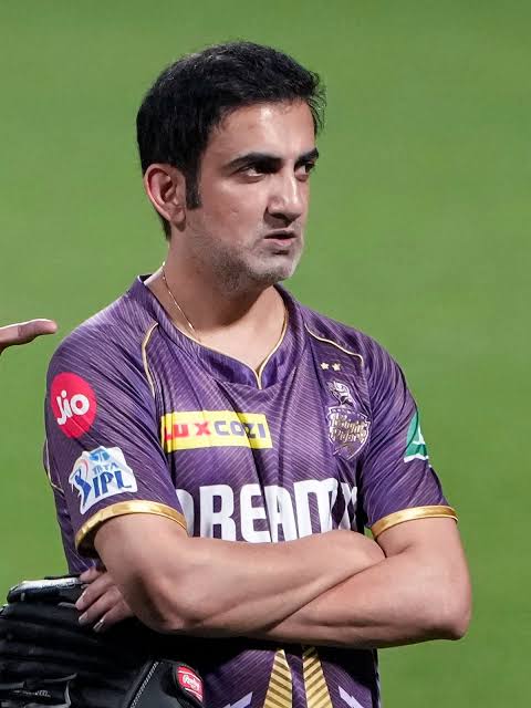 Gautam Gambhir to KKR fans : 'Keep believing in us, praying for us, supporting us.'

#KKRvRR #RRvKKR #AmiKKR #IPL2024 #IPL24 #TATAIPL2024 #TATAIPL