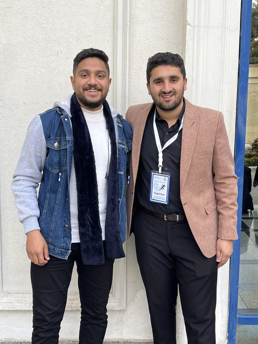 مش عارف اقول اي ولا اي بس 😂😂
احسن من انجبت دراية والله😂😂❤️معرفة خمس سنين من قبل متبقي معيد وتدرسلنا واحلي ايام كانت ف امتحانات سنة اولي اللي كانت كلها ضحك وهزار مش مذاكرة 😂… استفد منك كتير ف الحياة الجامعية وبرا الجامعة كمان ومازلت بستفاد منك❤️ ربنا يكرمك ي غالي ❤️