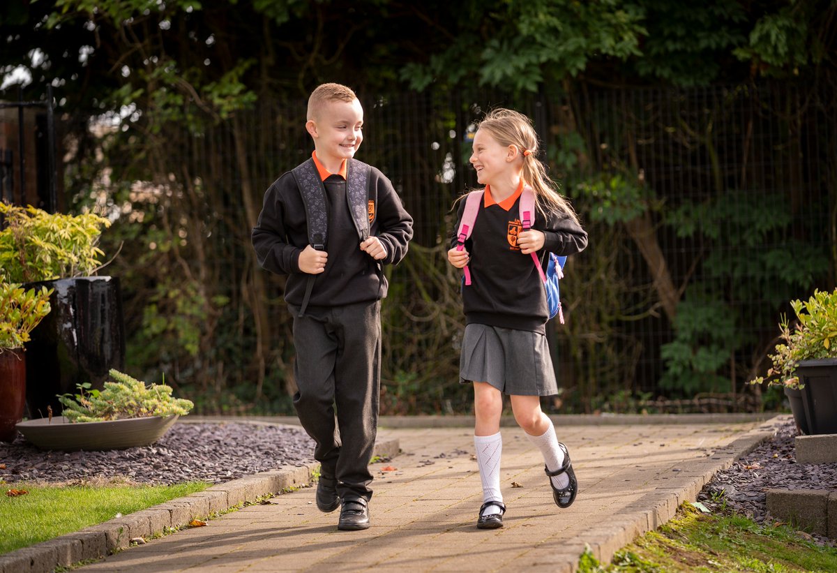 🚶‍♀️😎 #WalktoSchoolWeek next week 🚶🙌Walking to school is such a positive way to start your day as a family - great exercise, saves money, improves congestion and helps the environment! #ActiveSchoolTravel