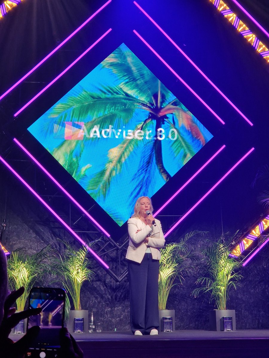 <a href="/DeborahMeaden/">Deborah Meaden 🇺🇦</a> on the stage #dragon #adviser3point0