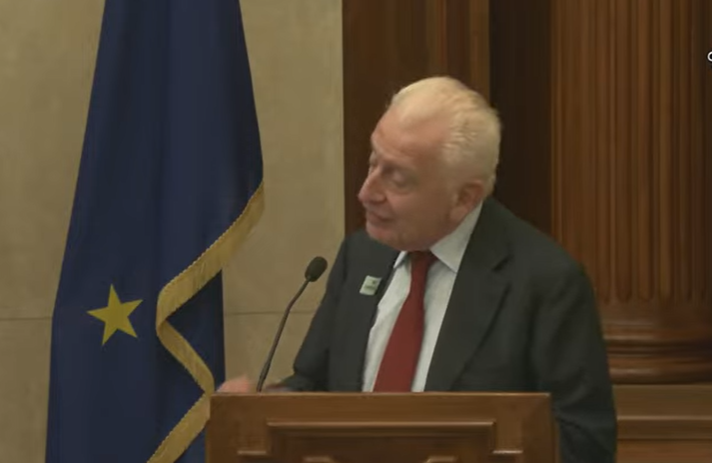 F.A.V.O. tweet media