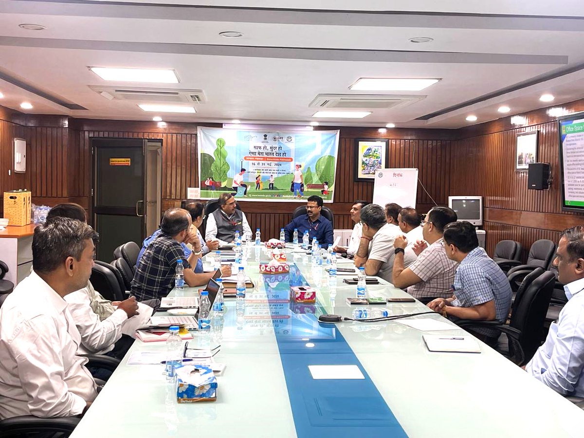 Shri Mahabir Prasad, Joint Secretary & FA along with Shri Uday Shankar Pandey, Director (Budget & Finance) and Shri Karam Chand, Director (EC, ET & EV), @MinofPower visited BEE’s office today & reviewed the schemes/programmes & activities undertaken by Bureau of Energy Efficiency