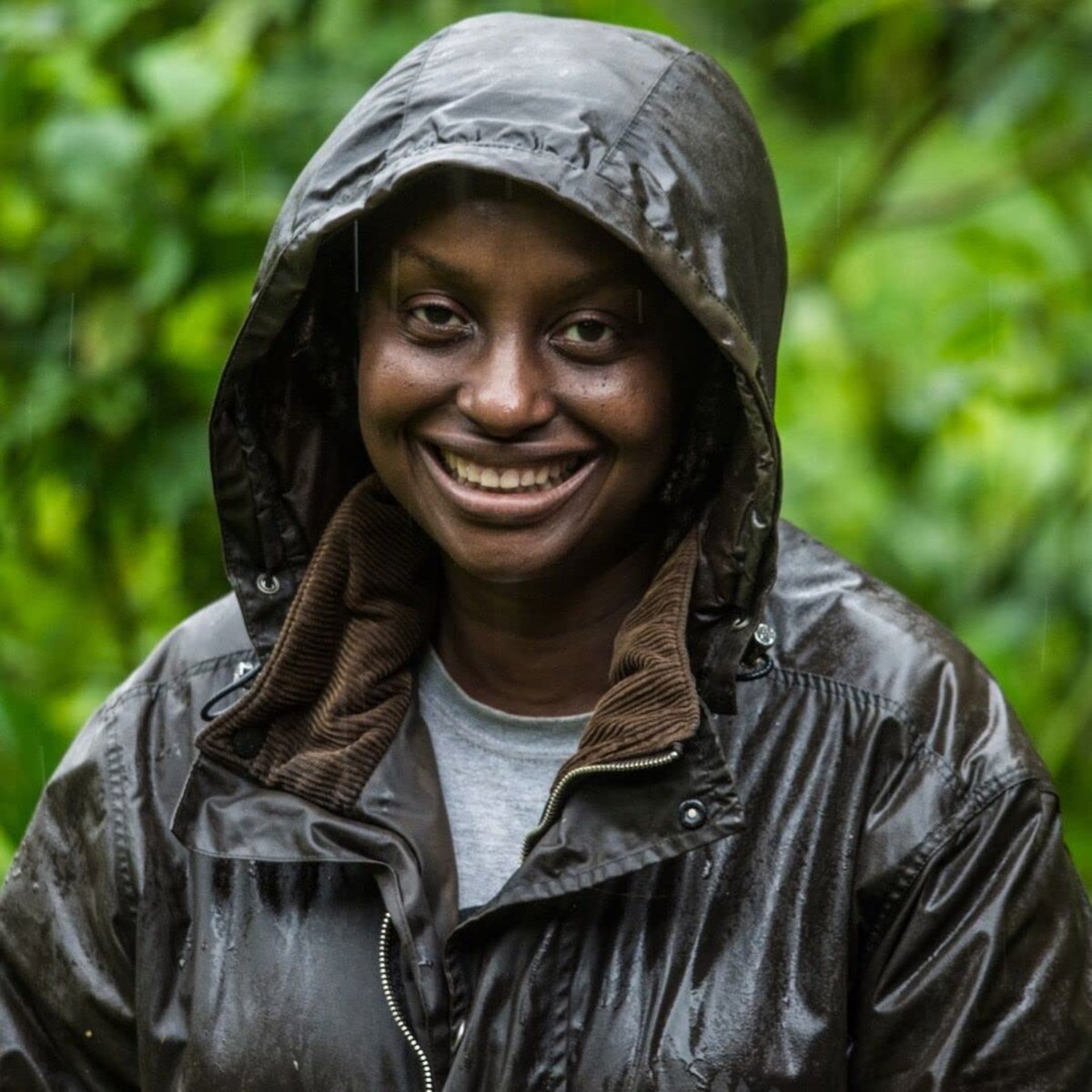 Our new President's Award was given to @DoctorGladys for her work improving gorilla and human health in Uganda with @CTPHuganda. Dr Kalema-Zikusoka was Uganda’s first wildlife vet! To find out more, read this blog post: mammalsociety.org.uk/blog/the-mamma… #conservation #wildlife #nature