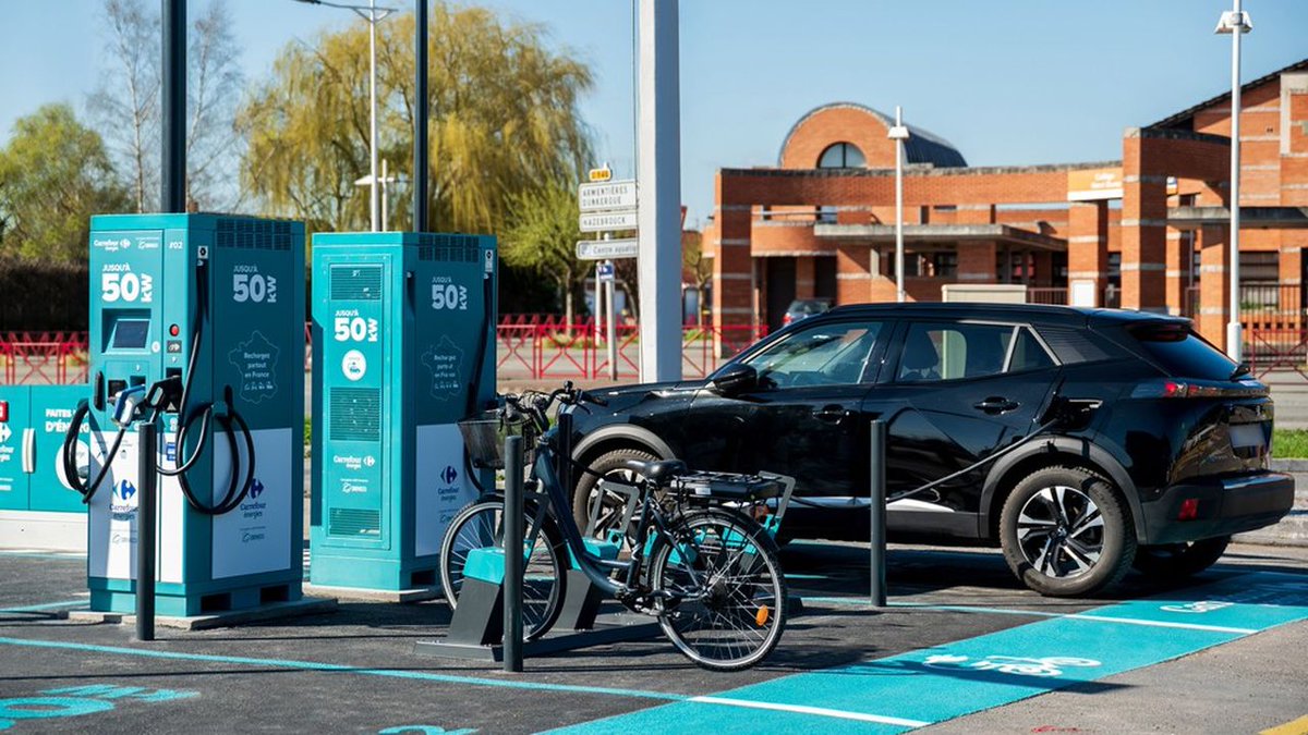 🗣️IES Synergy et Driveco électrisent les parkings Carrefour Market

👏IES Synergy s'associe à Carrefour Market et Driveco pour des bornes de recharge électrique KEYWATT Charging S50 sur les parkings des supermarchés. 
#iessynergy #chargingstation #carrefour #market #montpellier
