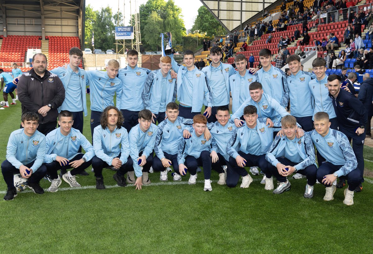 Our under-18s were presented with the Club Academy Scotland Performance League trophy last night 🏆👏