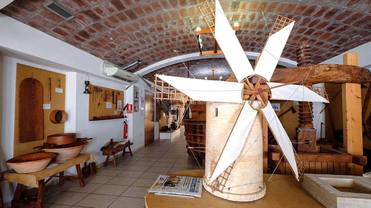 Do you know the Museum of Ethnography of #Formentera? 👀
📆 Opened in 1993, it shows the traditional lifestyle of the island before the era of tourism through a collection of tools and utensils used by its inhabitants.