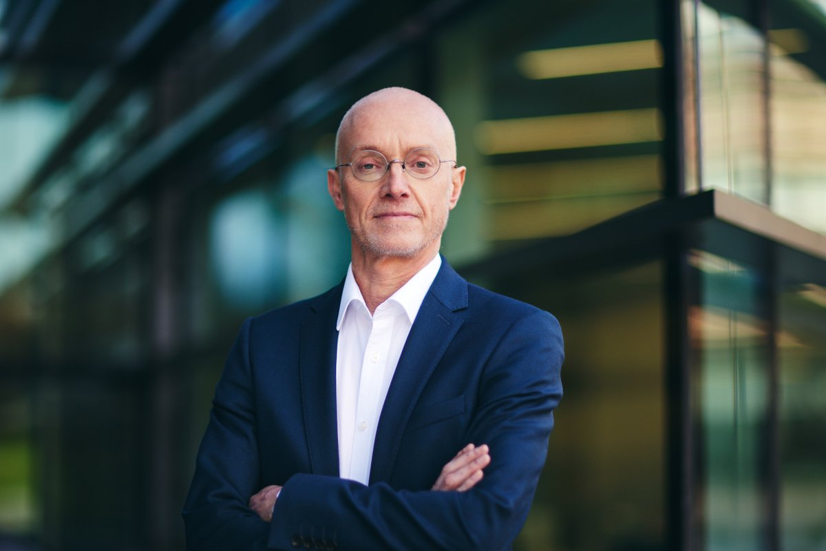 Congratulations to PSI Director <a href="/PeterHorby/">Peter Horby @peterhorby.bsky.social</a> for being elected as a Fellow of the <a href="/royalsociety/">The Royal Society</a>, the UK’s national academy of sciences.

Prof Horby joins a cohort of exceptional researchers recognised for their contributions to science.

Read more 👉 psi.ox.ac.uk/news-and-opini…