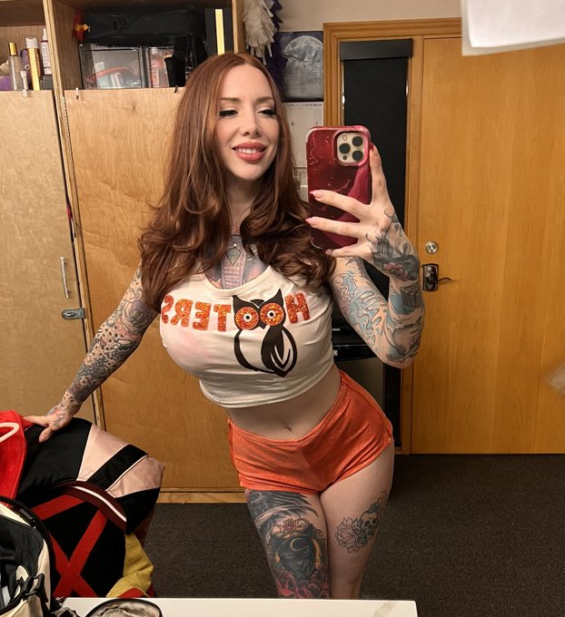 I&rsquo;ll have the chicken breast, hold the chicken. 🍗 https://t.co/CeQgZHtP6V<a href="/tag/baddragon"class="tags"><span>#baddragon</span></a><a href="/tag/altstarawards"class="tags"><span>#altstarawards</span></a>