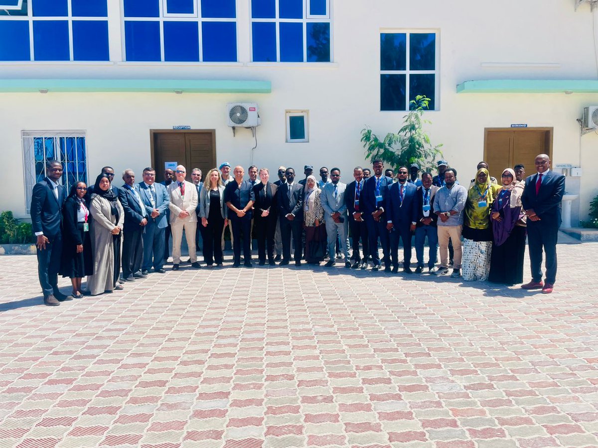 As part of its support for strengthening #Somalia's maritime sector, @UNSomalia recently partnered with @MOP_Somalia, @ONSSomalia and @IMOSecurity to hold a 'National Workshop on Whole of Government Approach to Maritime Security' in #Mogadishu - it brought together 30