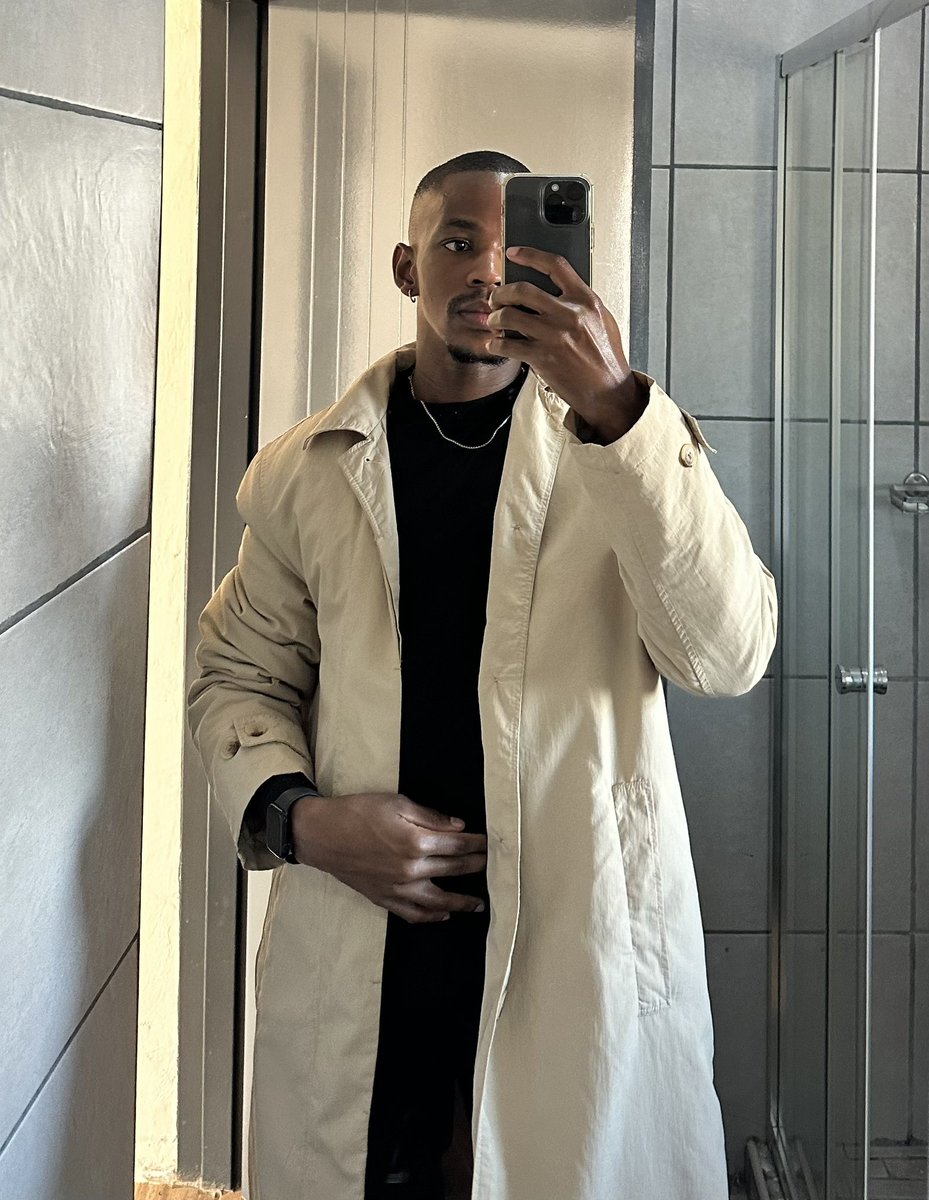 boi_gaserotse's tweet photo. “I am a star, it’s a must that I arise &amp; shine” 🙇🏾‍♂️ https://t.co/nEUUwOdUGQ