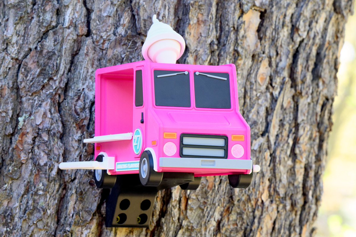 🐦🛠️ Hey bird lovers &amp; DIY enthusiasts! Get ready to print the coolest summer home for your feathered pals – the Red-bellied Woodpecker and Black-capped Chickadee!

Printed by Chad Wills
Model designed by PA1_MAKER 
from: cults3d.com/en/users/PA1_M…

#bambulab #DIY